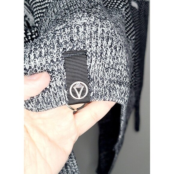 Ivivva black and white cardigan with snap closure 12 - Picture 6 of 8